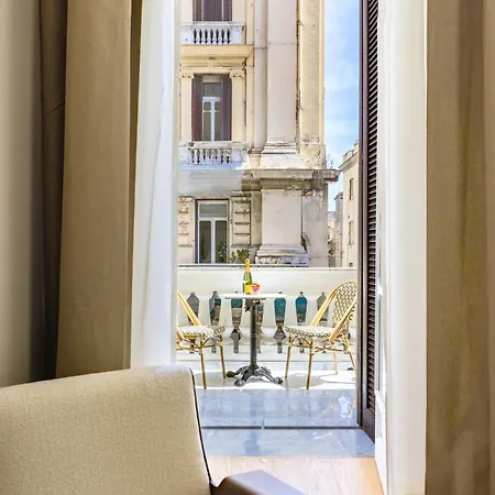 Caracole Luxury