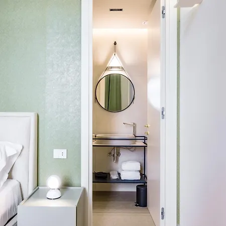 Caracole Luxury